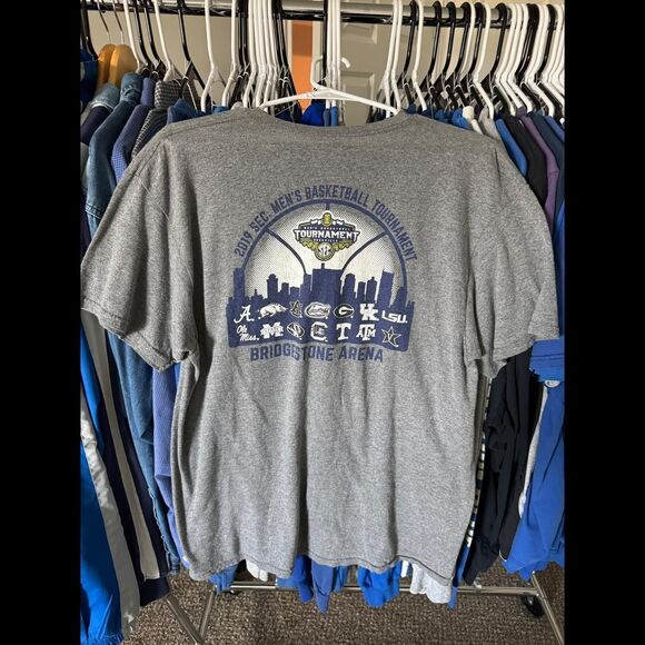 UK Kentucky Wildcats 2019 SEC Men’s Basketball Tournament Tee - Picture 3 of 3